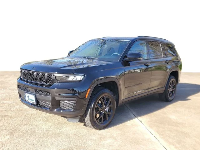 New 2025 Diamond Black Crystal Pearl-Coat Exterior Paint Jeep Altitude X image 2