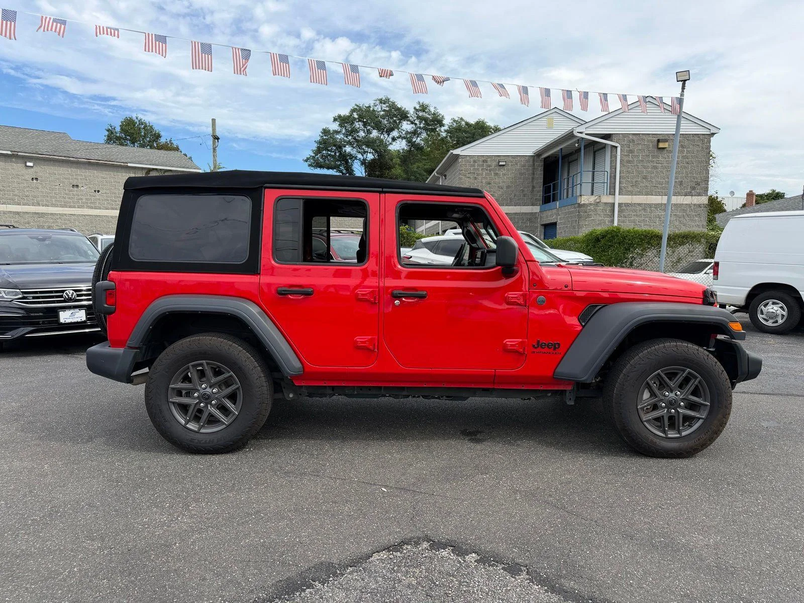 Used 2024 Red Jeep Sport S image 12
