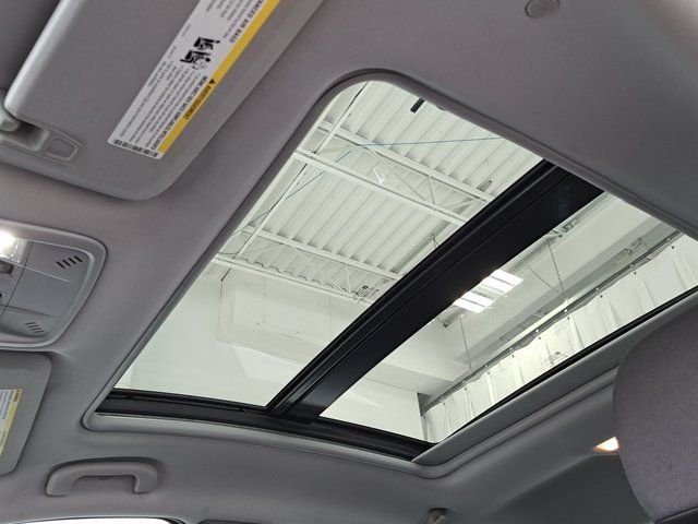 Used 2024 White Chevrolet LT image 28