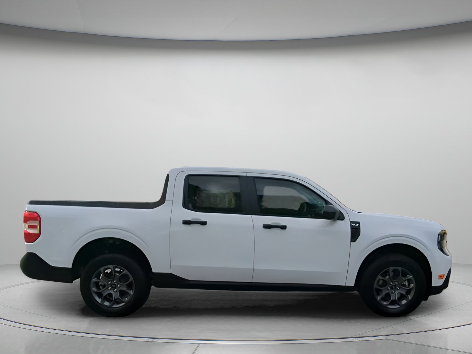 New 2026 Oxford White Ford XLT image 30