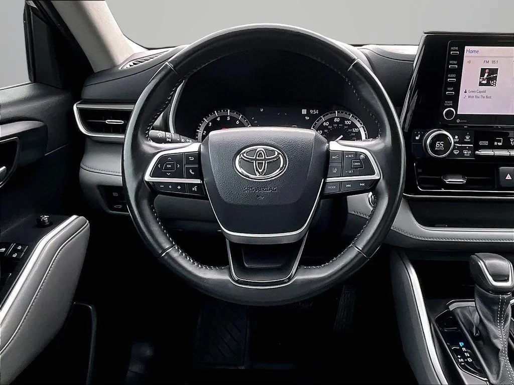 Used 2022 Gray Toyota XLE image 6