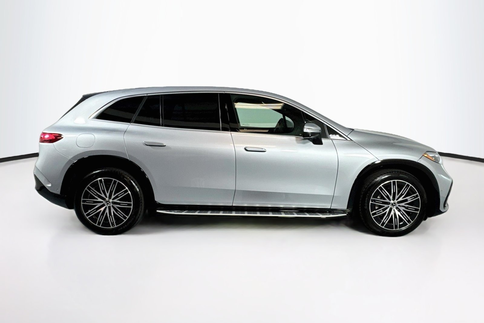 Certified Used 2024 Cirrus Silver Metallic Mercedes-Benz EQS 450+ image 4