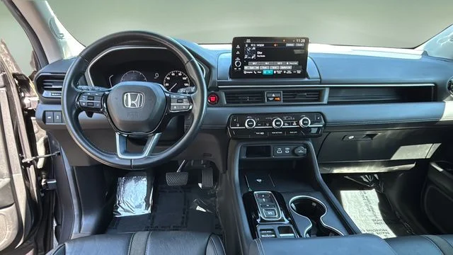 Used 2025  Honda Touring image 10