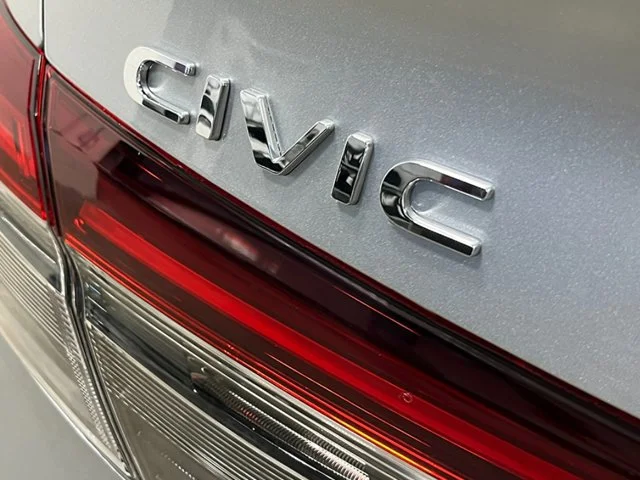 New 2026 Solar Silver Metallic Honda LX image 6