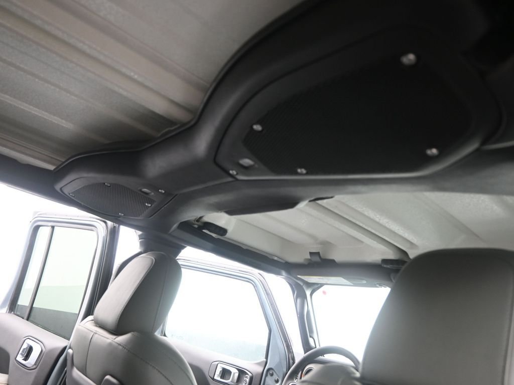 New 2026 Anvil Clearcoat Jeep Mojave image 24