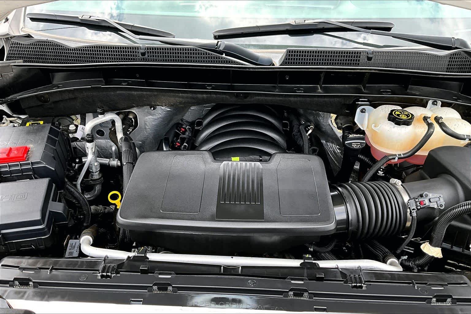 Used 2023 White Frost Tricoat GMC Denali Ultimate image 32