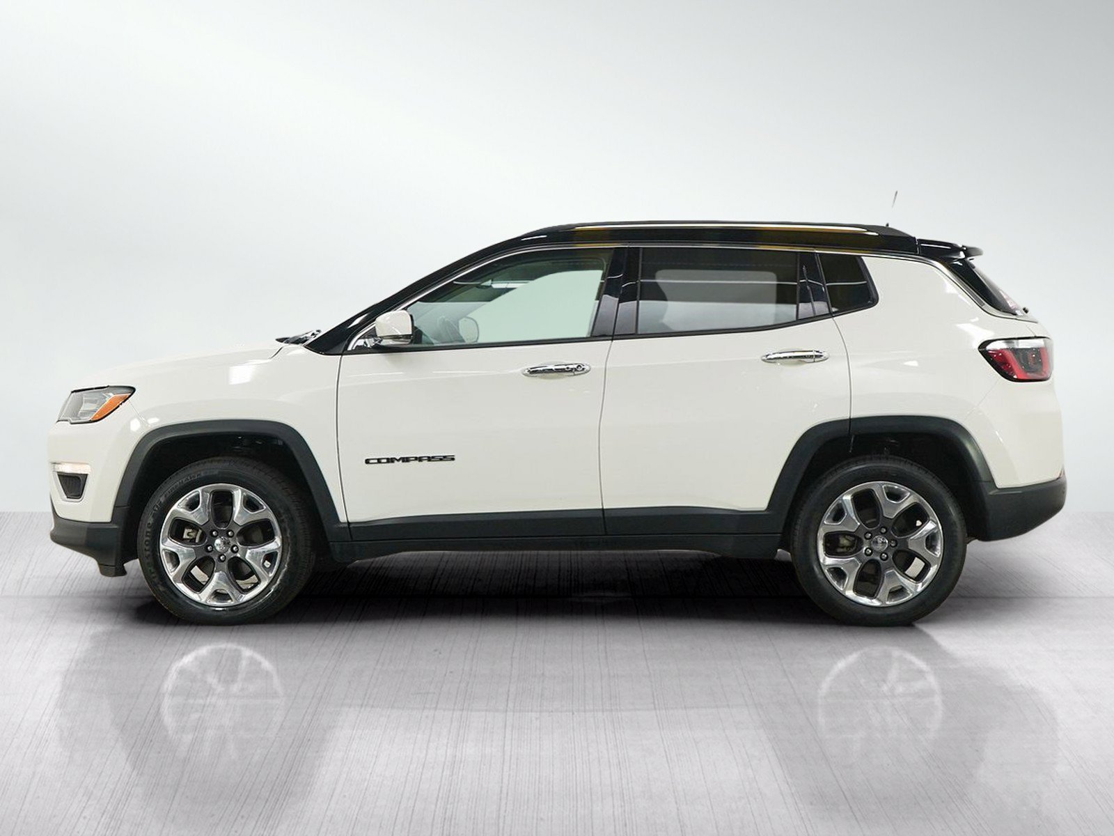 Used 2018 Jeep Compass Limited with VIN 3C4NJDCB4JT191479 for sale in Burnsville, Minnesota