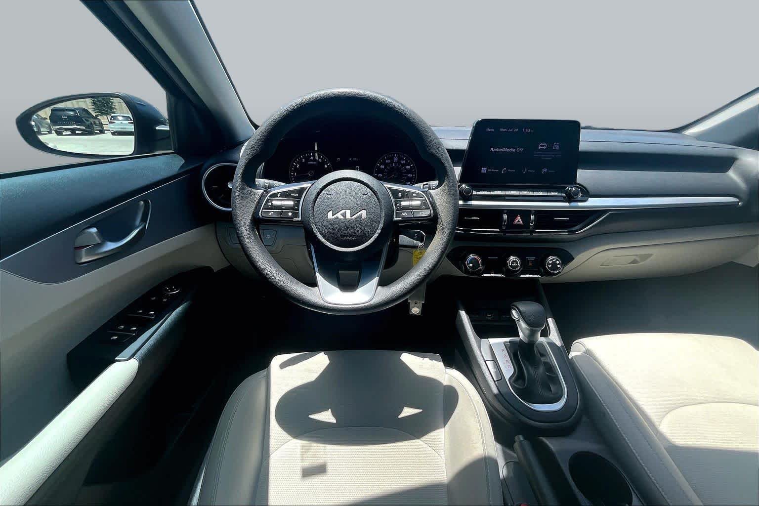 Used 2022 Gravity Gray Kia LXS image 6