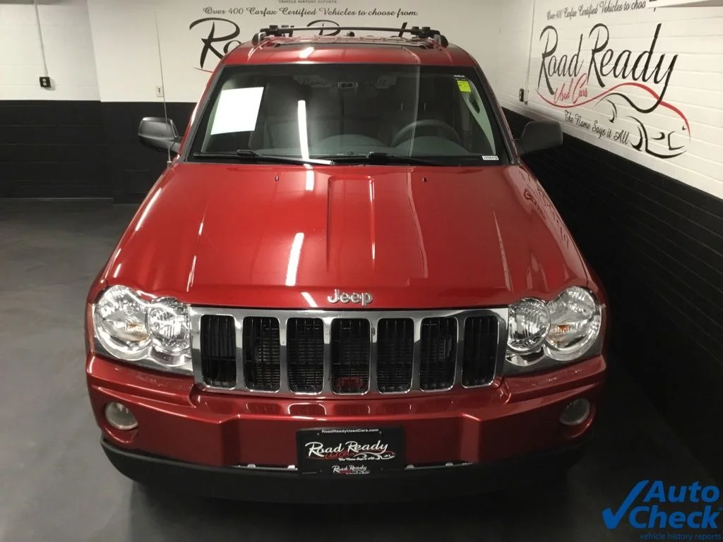 Used 2005 Red Jeep Limited image 4