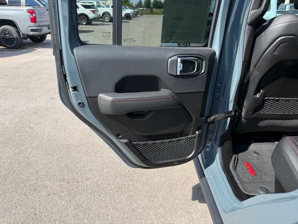 Used 2025 Gray Jeep Rubicon image 11