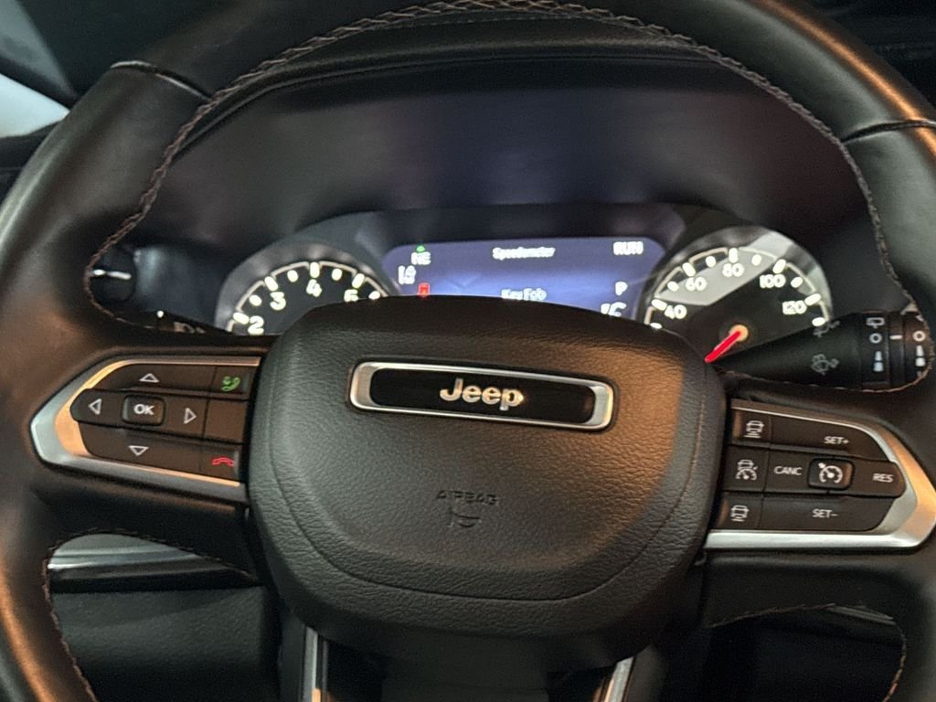 Used 2022 Diamond Black Jeep Limited image 21