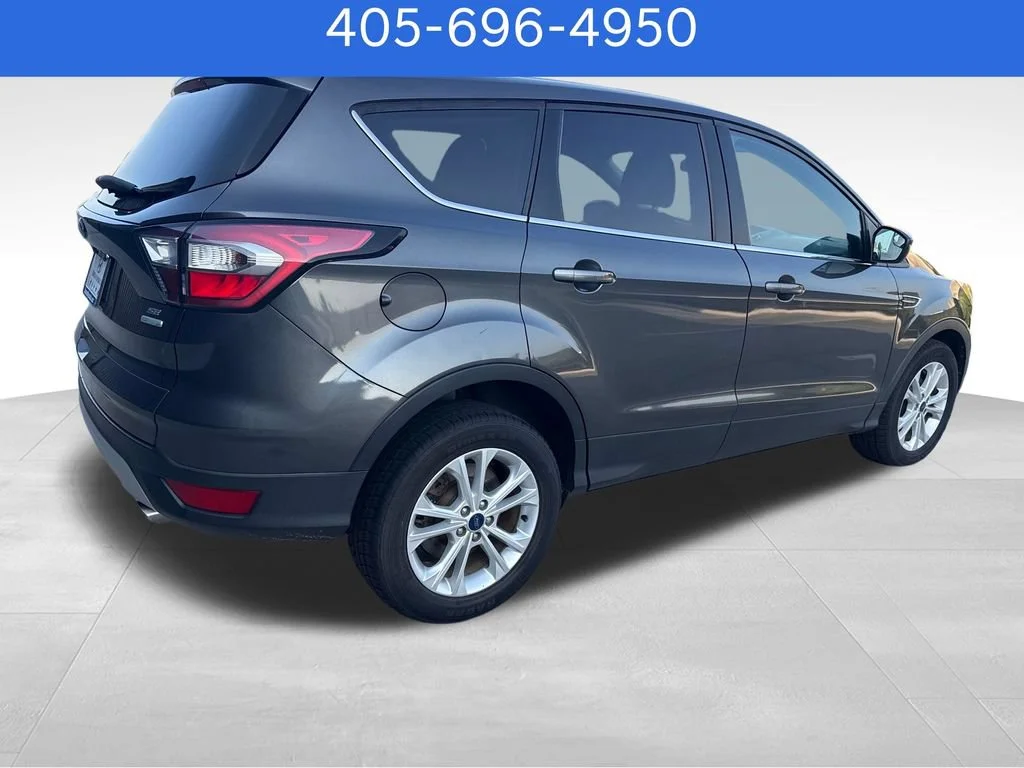 Pre-Owned 2017 Ford Escape SE