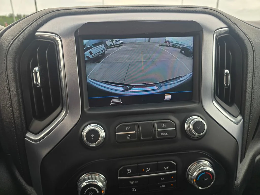 Used 2023 White GMC SLE image 25