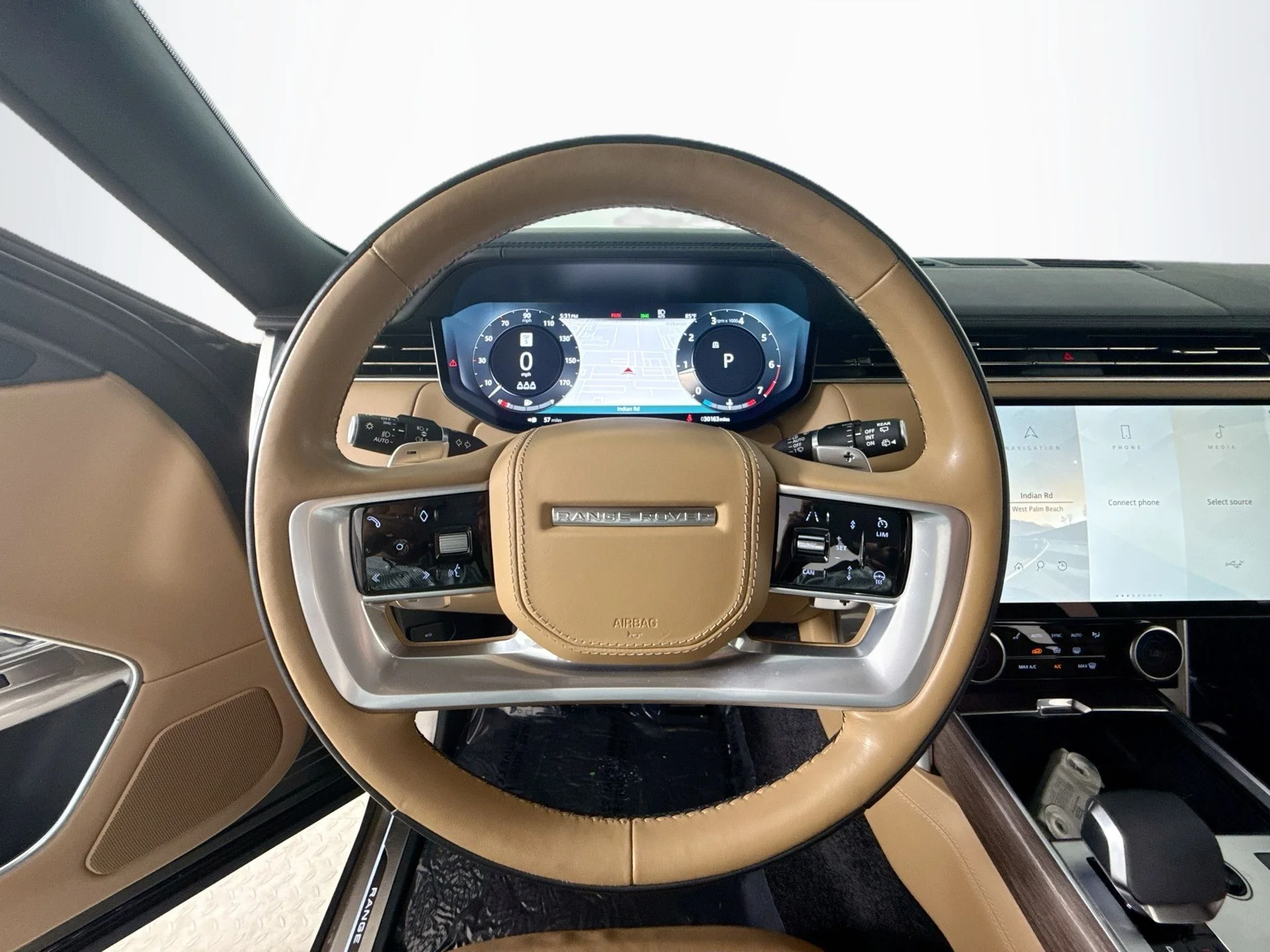 Used 2023 Santorini Black Metallic Land Rover SE image 10