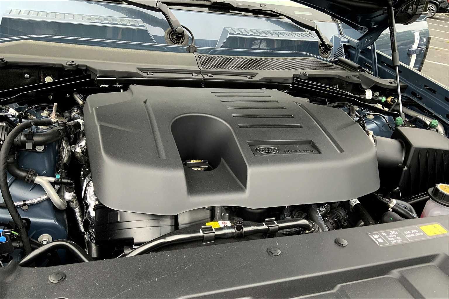 2025 Land Rover Defender S - Photo 13