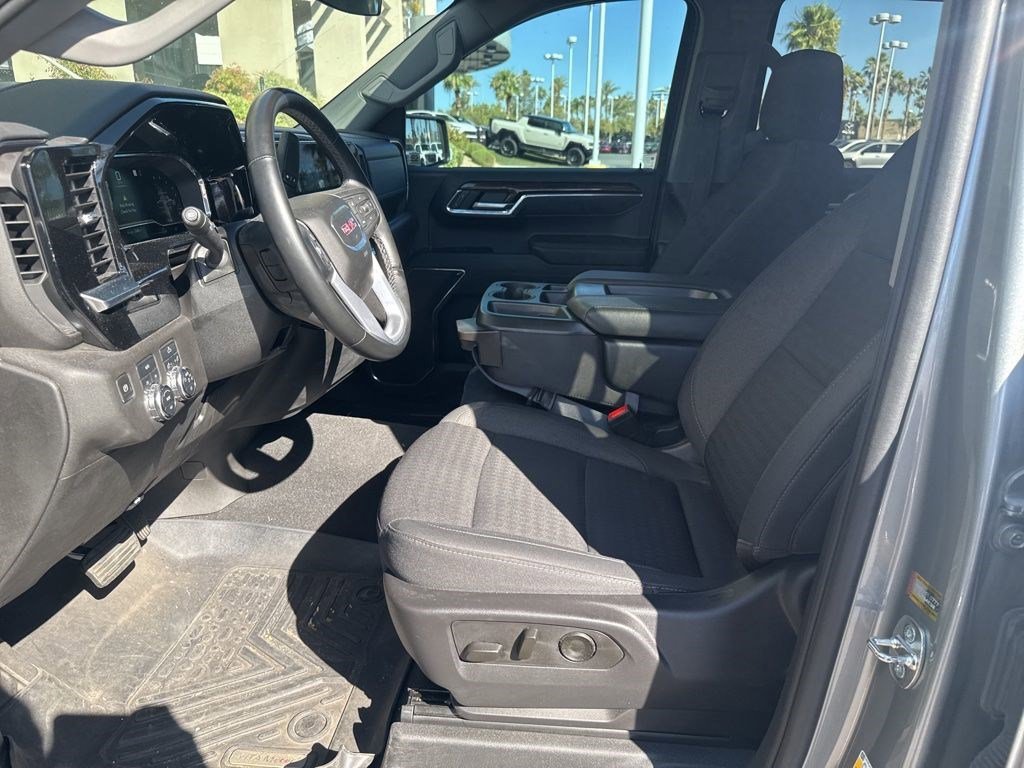 Used 2023 Sterling Metallic GMC Elevation image 15