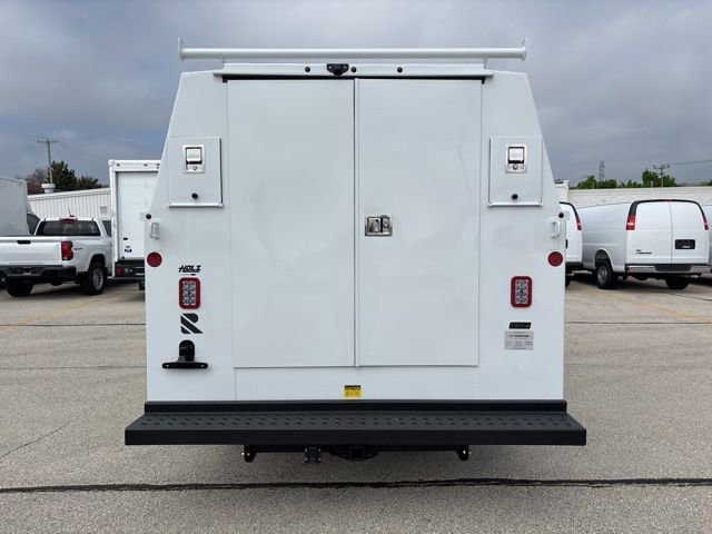 New 2025 Summit White Chevrolet 1WT image 3