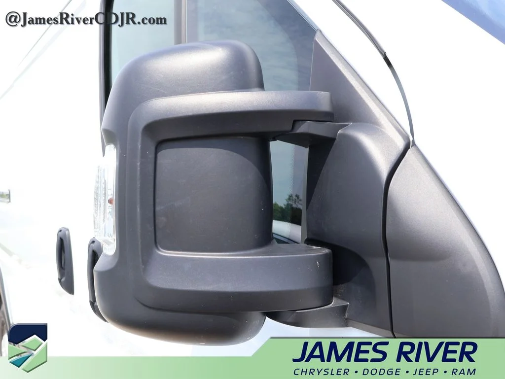 Used 2025 White Ram Base image 14