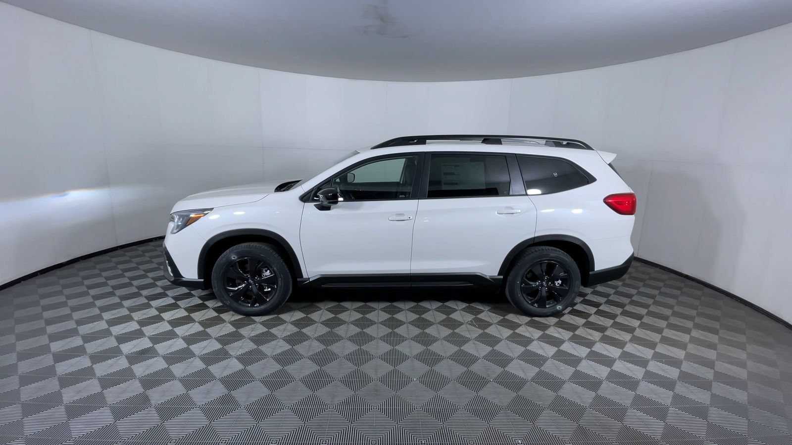 Used 2026 Crystal White Pearl Subaru Premium image 5