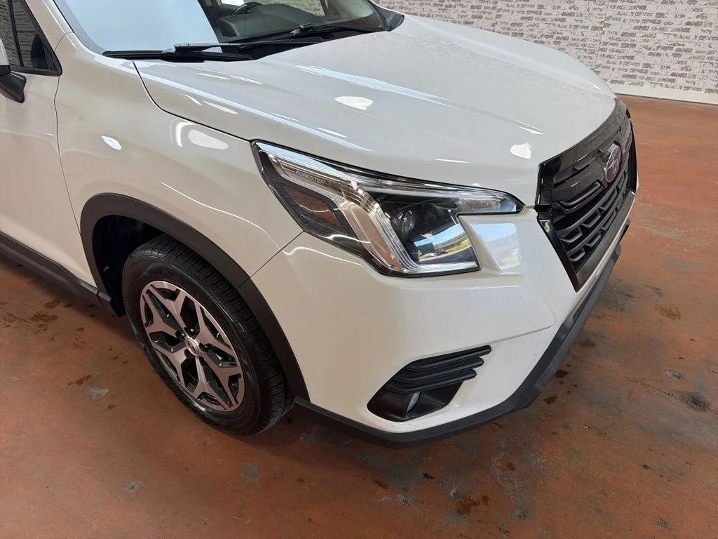 Used 2023 White Subaru Premium image 9
