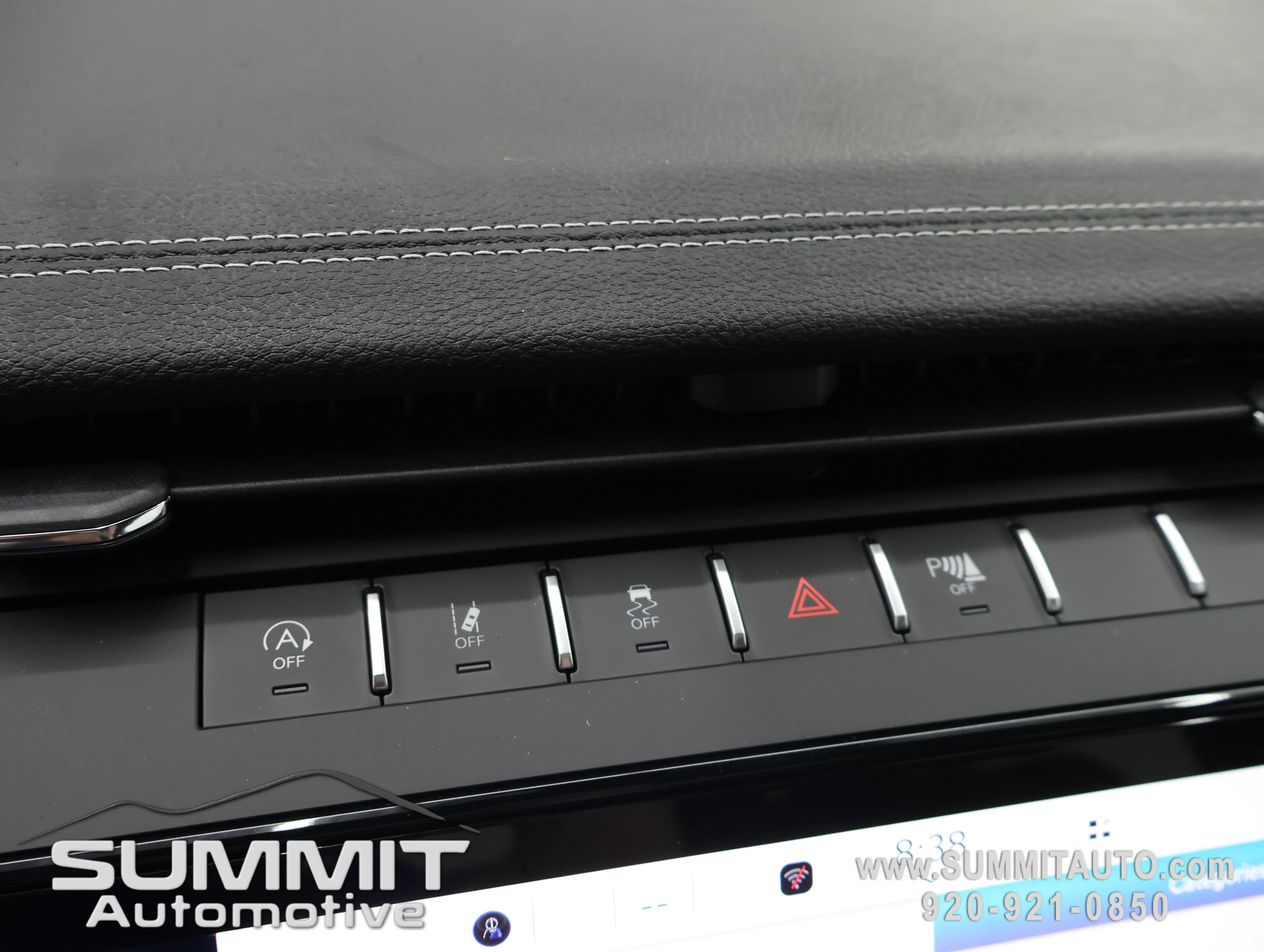 New 2026 Diamond Black Crystal Pearl-Coat Exterior Paint Jeep Limited Reserve image 79