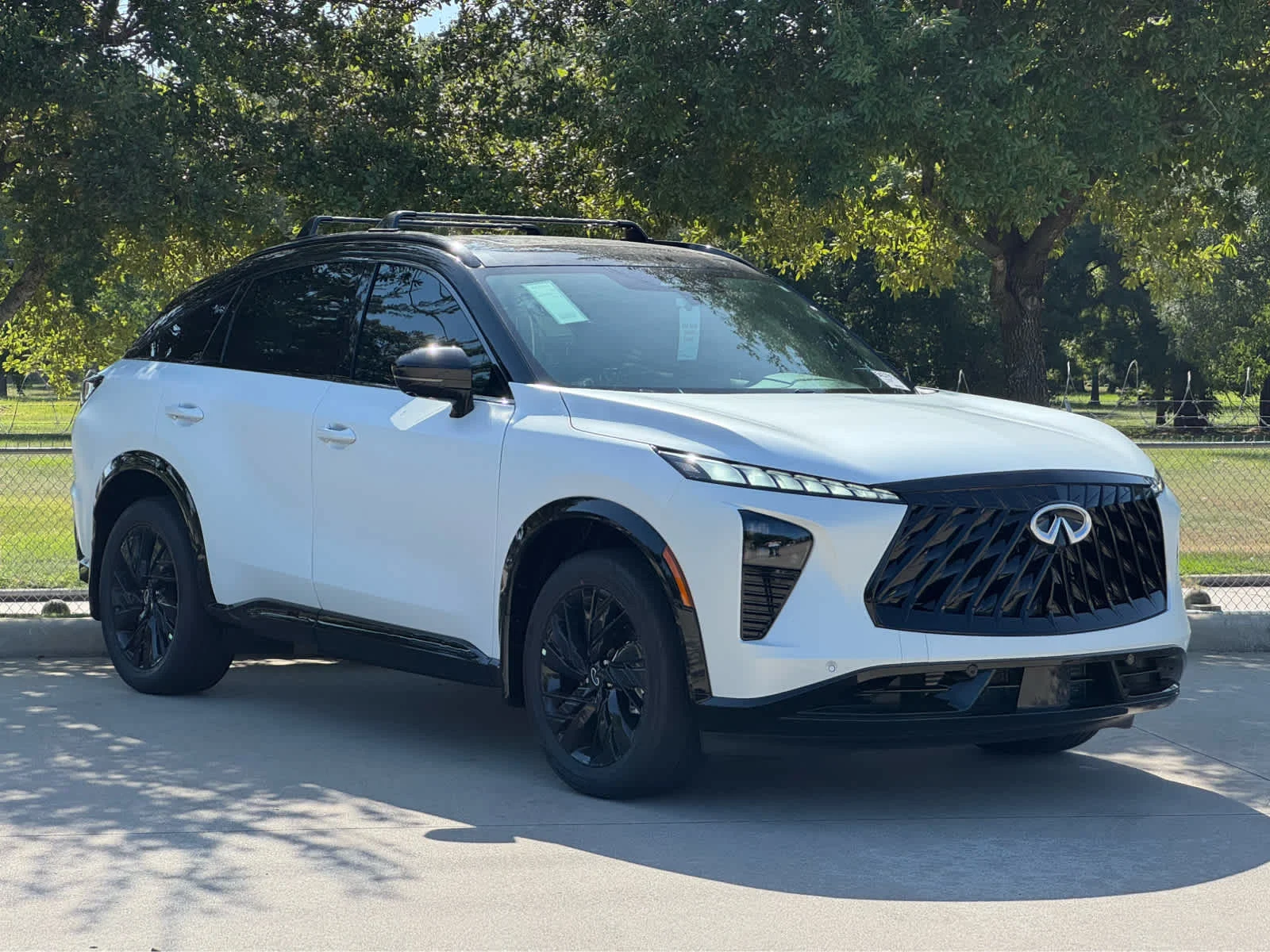 New 2027 2T RAD WHT INFINITI Sport AWD image 2
