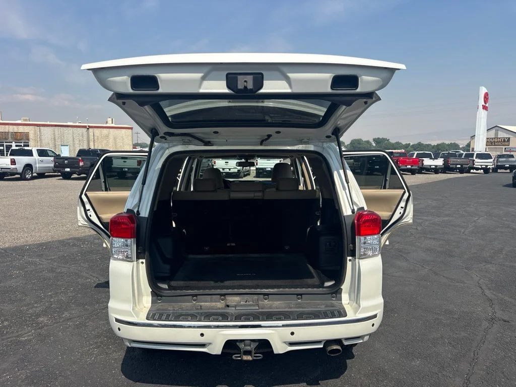 Used 2010 Blizzard Pearl Toyota SR5 image 12