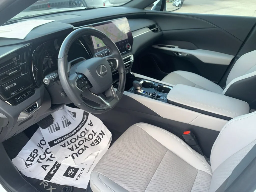 Used 2024 White Lexus 350 Premium Plus image 11
