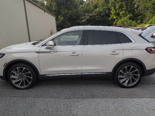 Used 2023 White Lincoln Reserve image 4