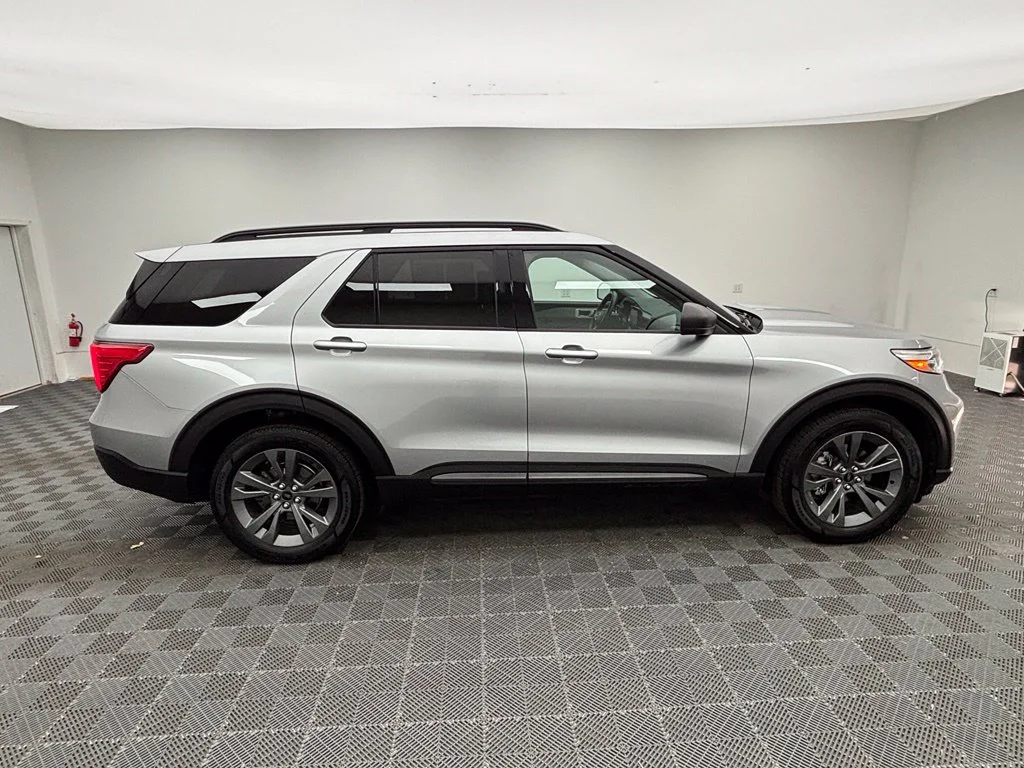 Used 2021 Silver Ford XLT image 7