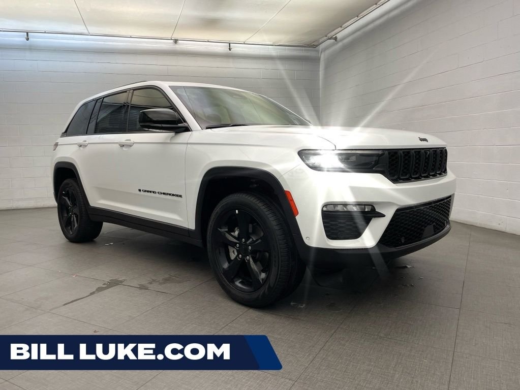 New 2025 Bright White Clear-Coat Exterior Paint Jeep Limited image 1