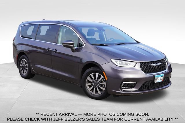 2022 Chrysler Pacifica Hybrid Touring L Hybrid's photo