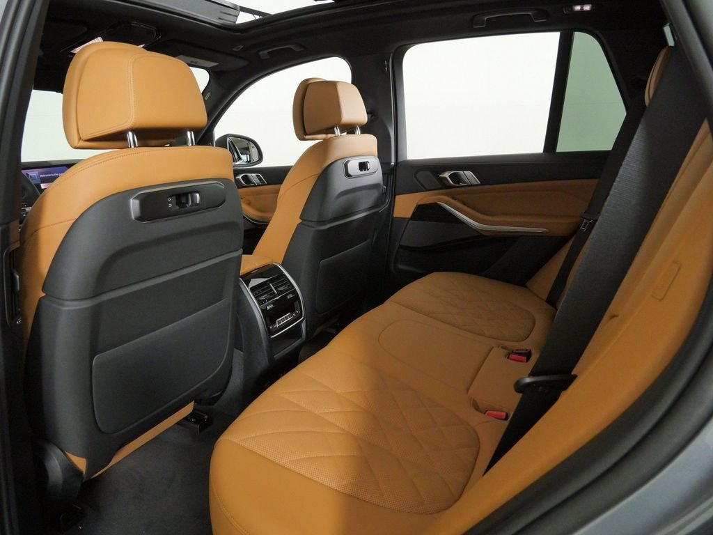 New 2026 Skyscraper Grey Metallic BMW xDrive40i image 32