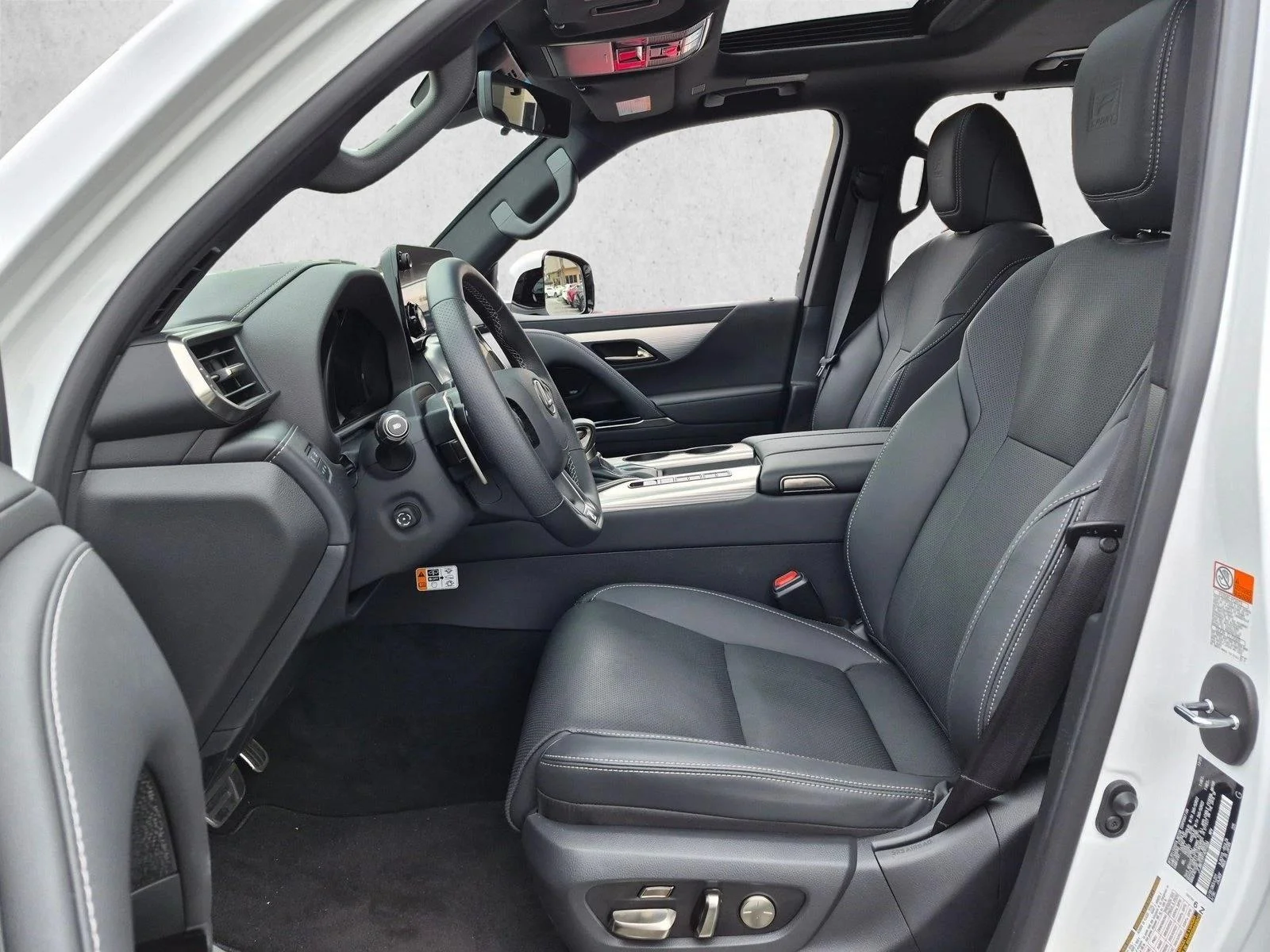 Used 2026 Ultra White Lexus LX 600 F SPORT Handling image 12