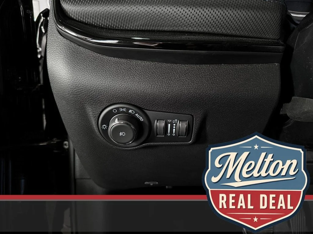 New 2025 Black Jeep Latitude image 26