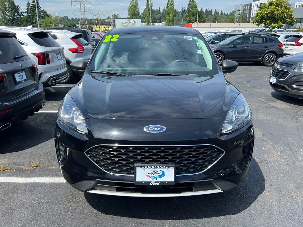 Certified Used 2022 Black Metallic Ford SE image 4