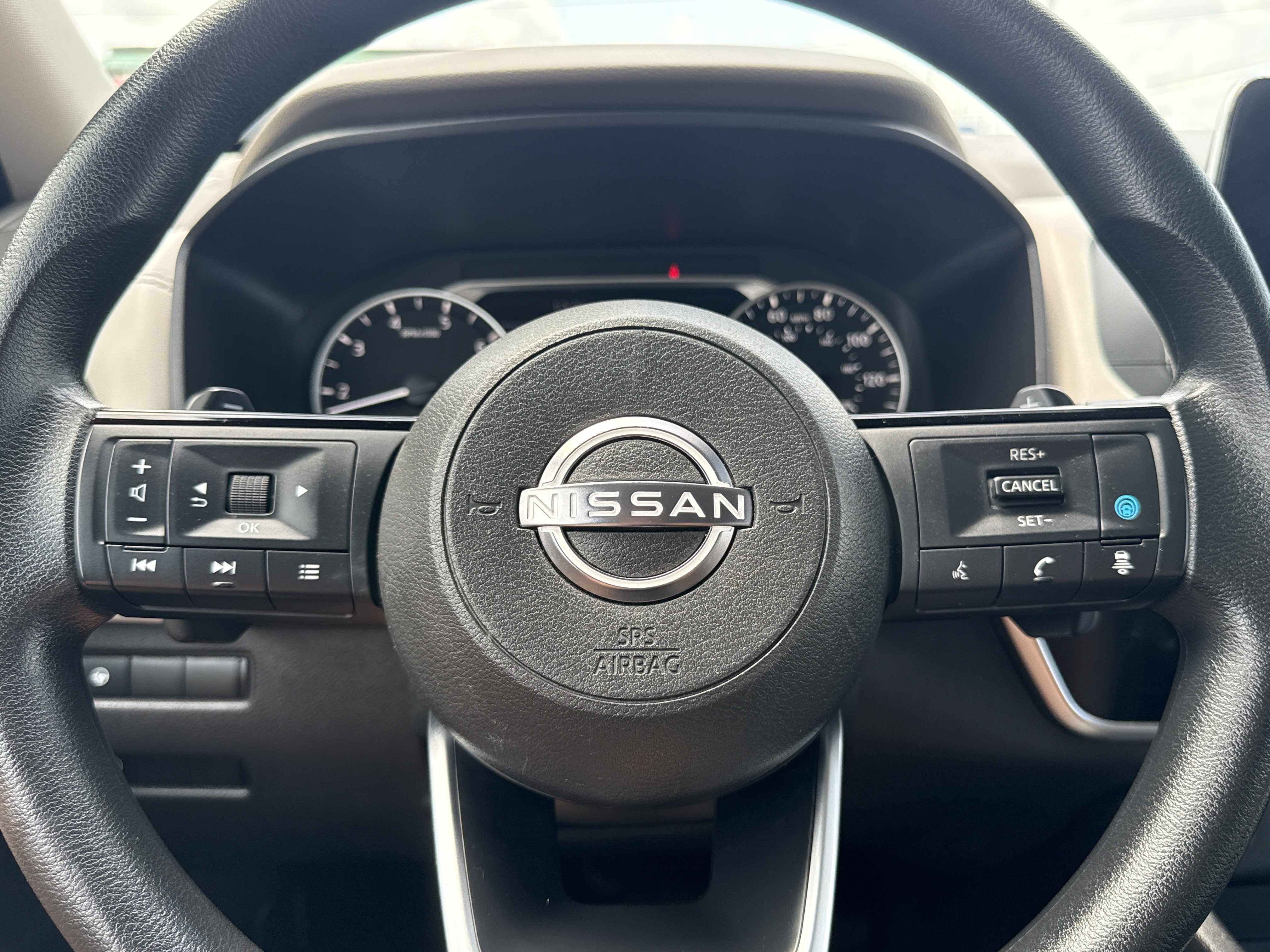 Used 2023 Scarlet Ember Tintcoat Nissan SV image 18