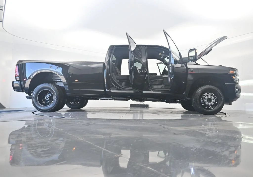 New 2026 Diamond Black Crystal Pearlcoat RAM Big Horn image 47