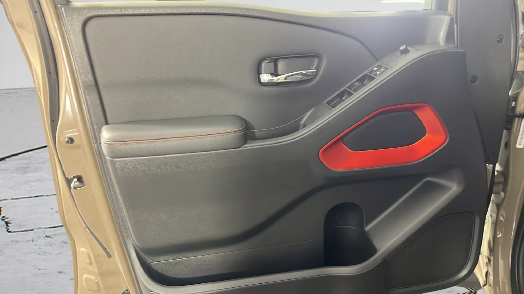 Used 2022 Beige Nissan PRO-4X image 13