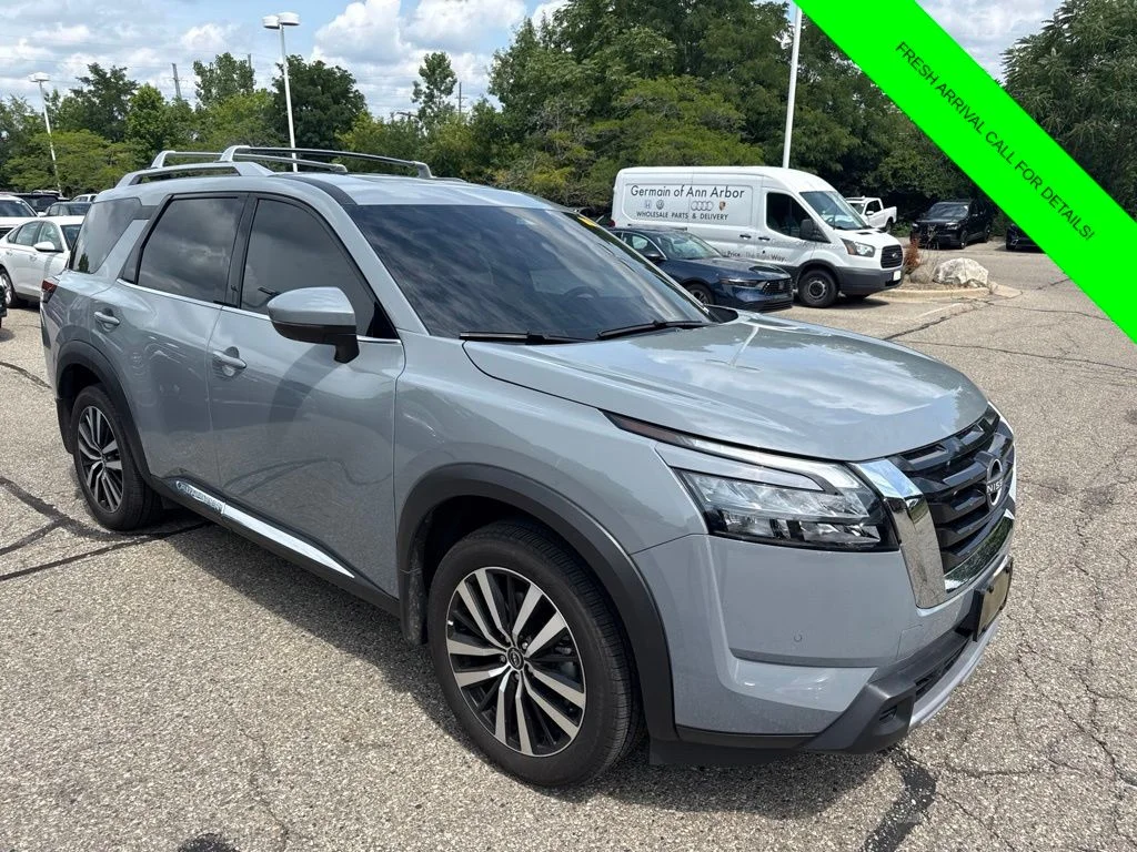Used 2025 Boulder Gray Nissan Platinum image 6