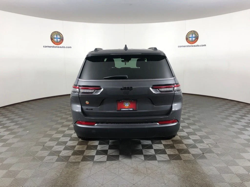 New 2026 Baltic Gray Metallic Clear-Coat Exterior Paint Jeep Laredo image 19