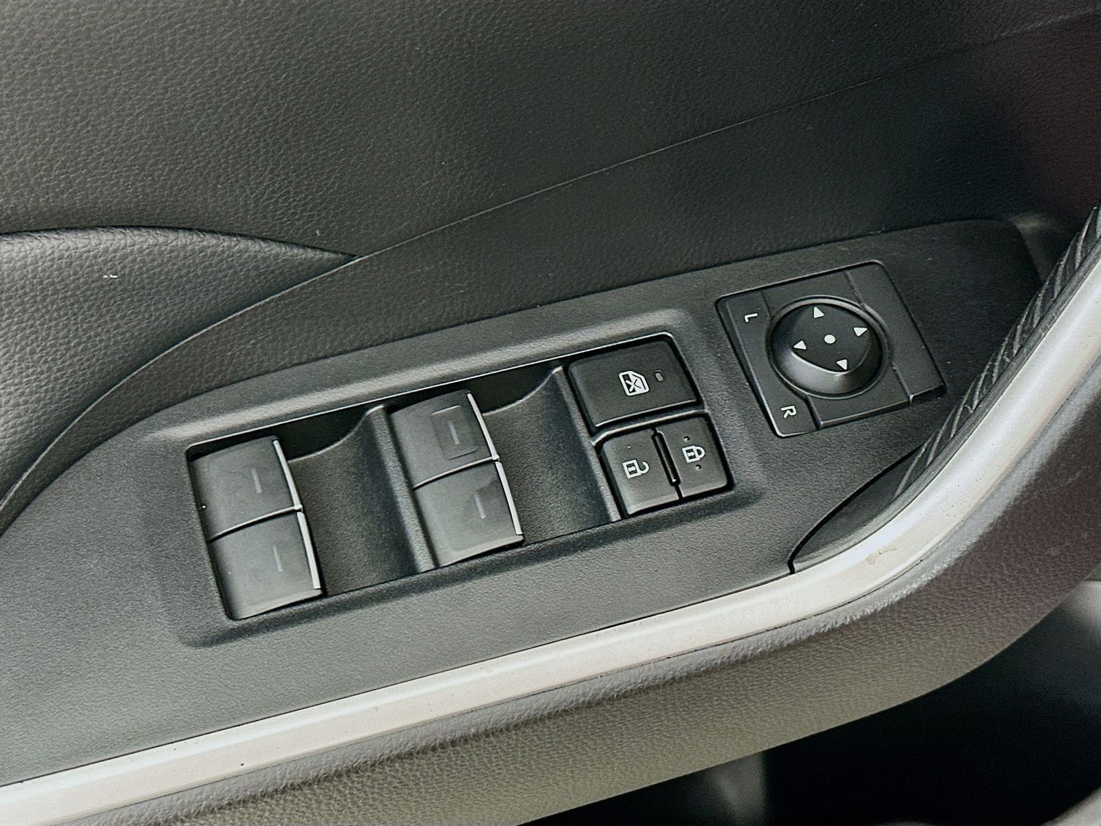 Used 2023 Pearl Toyota XLE image 19