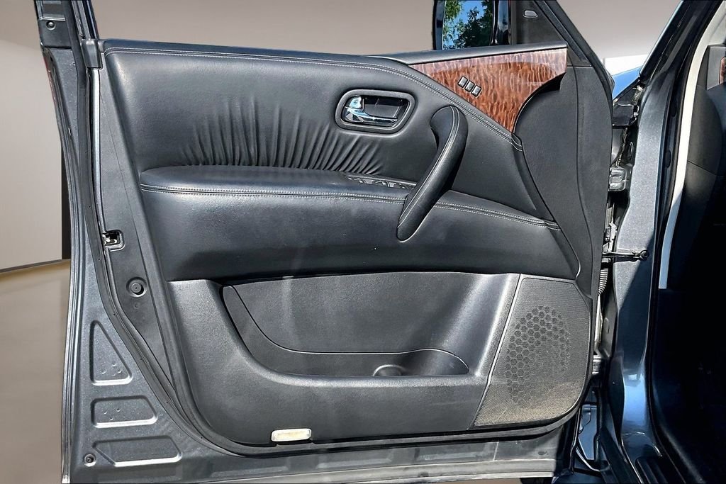 Used 2020 Gray Nissan Platinum image 18