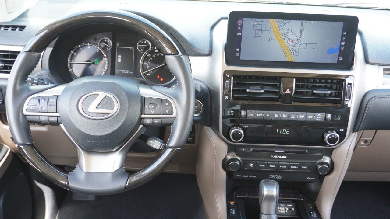 Certified Used 2023 EMINENT WHITE PEARL Lexus GX 460 Premium image 31