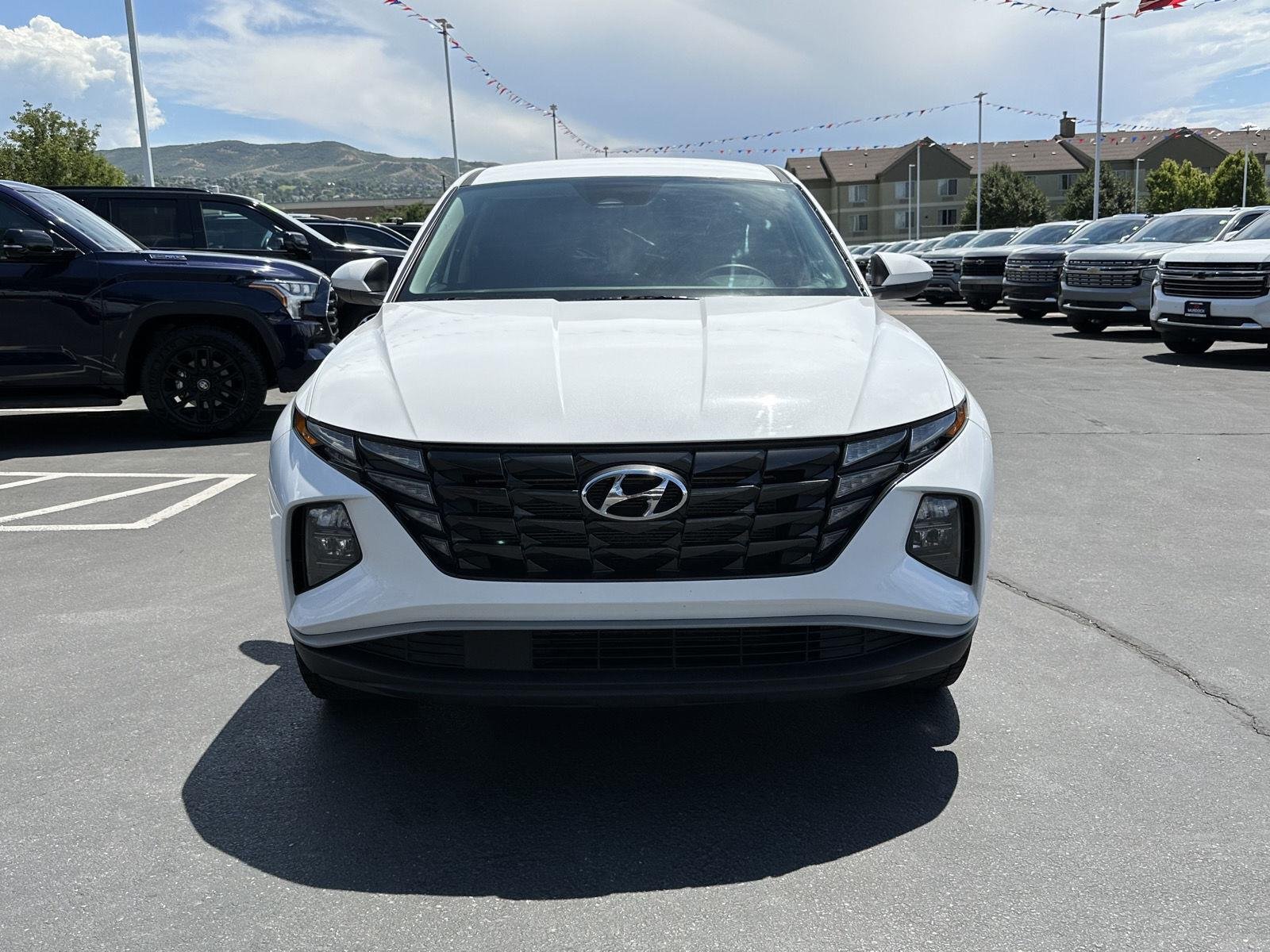 Used 2024 White Hyundai SE image 4