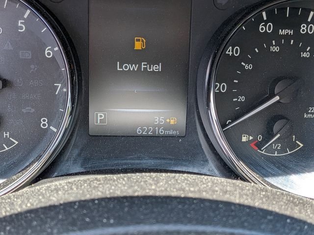 Used 2018 White Nissan S image 26