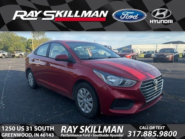 Used 2020 Red Hyundai SE image 1