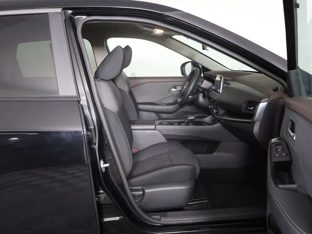Used 2023 Black Nissan SV image 27