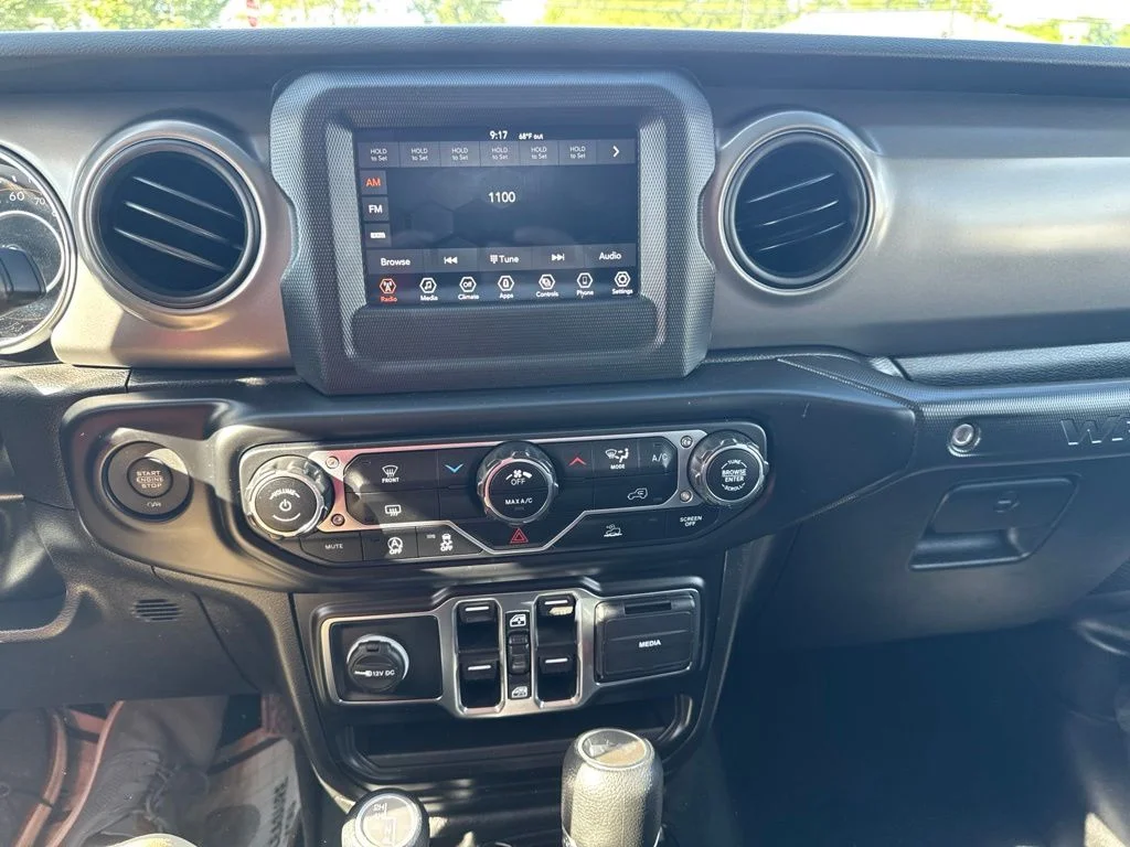 Used 2022 White Jeep Unlimited Willys image 5