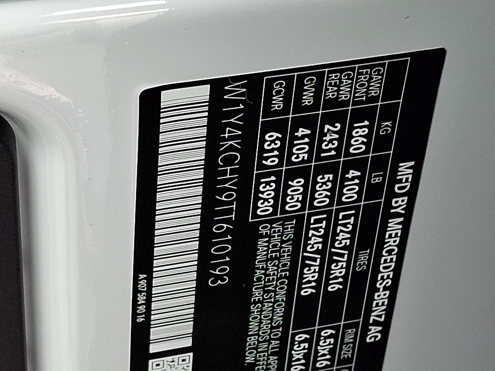 New 2026 Arctic White Mercedes-Benz High Roof 4-Cyl Diesel image 16